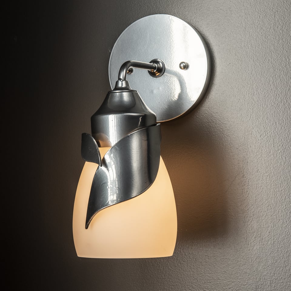 Lapas 1-Light Bath Sconce With Adjustable Up-Light/Down-Light, Leaf Accents, Dimmable Options