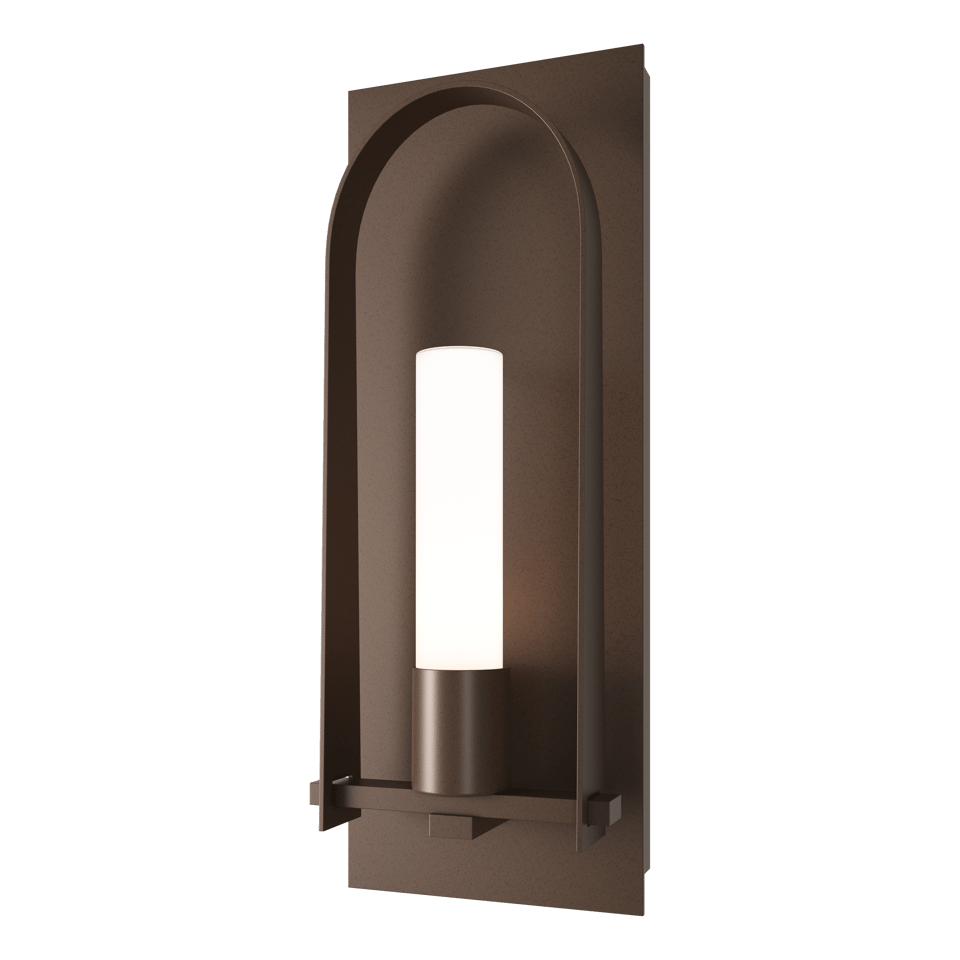 Triomphe Medium Outdoor Sconce by Hubbardton Forge – Classic Design with Weather-Resistant Finish Options