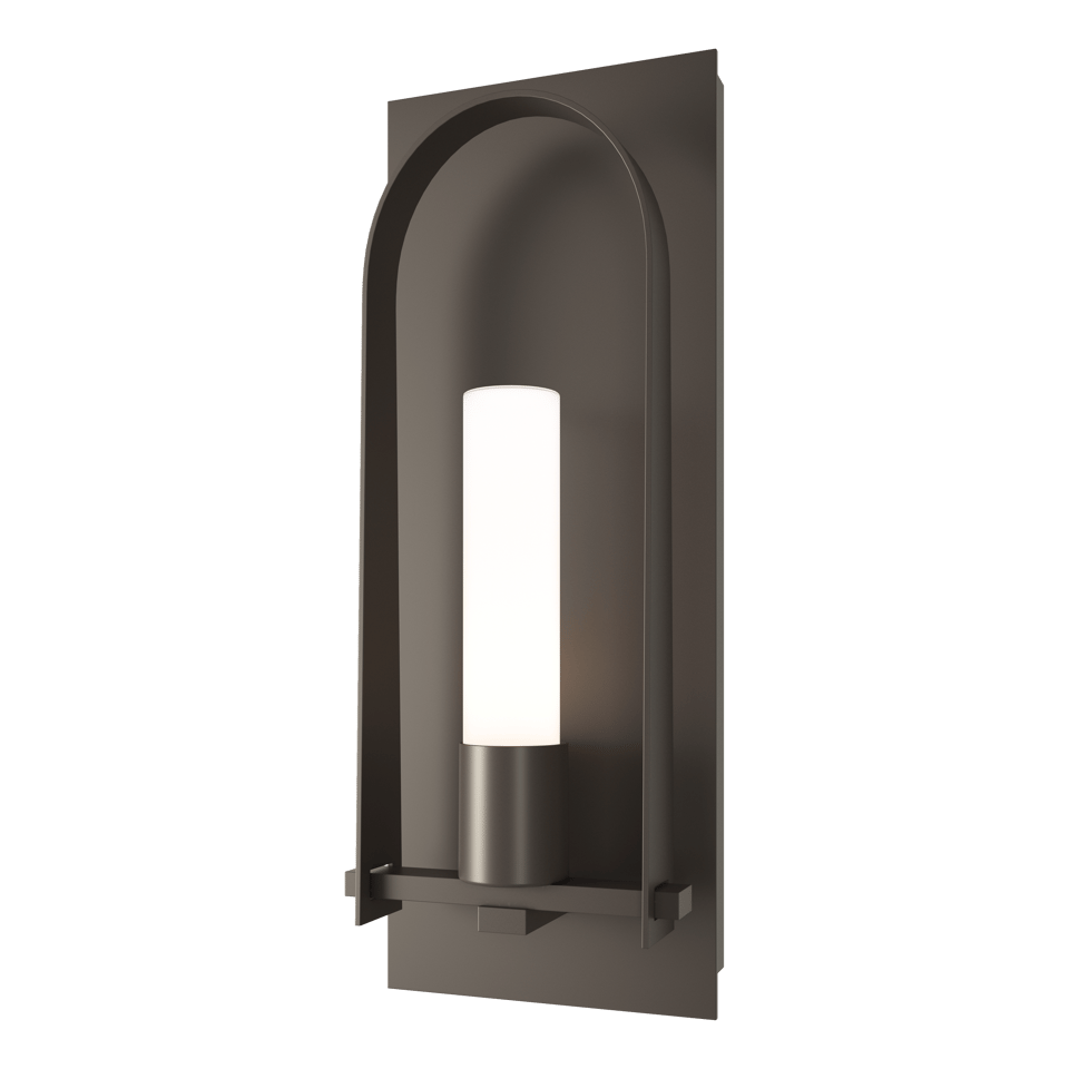 Triomphe Medium Outdoor Sconce by Hubbardton Forge – Classic Design with Weather-Resistant Finish Options