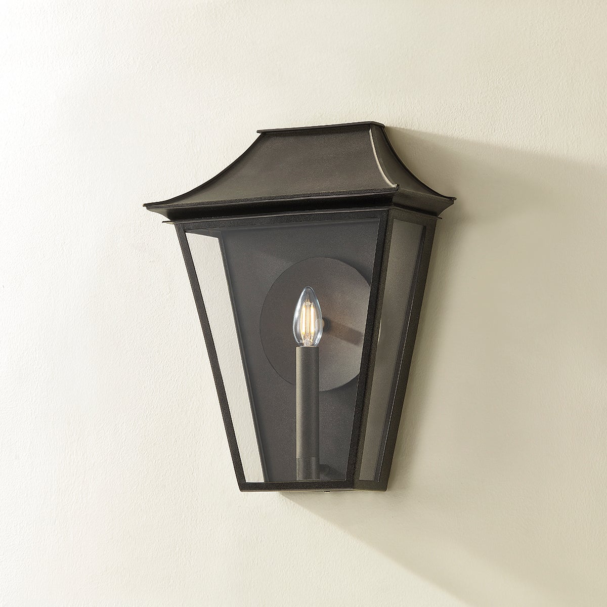 Tehama Outdoor Wall Sconce - Medium