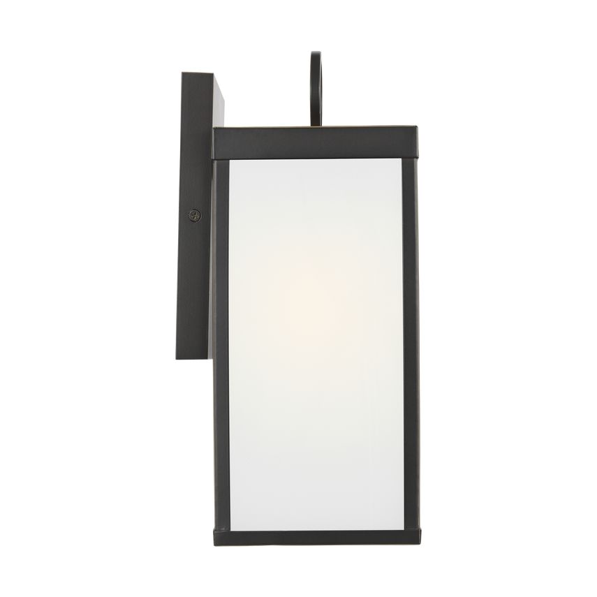 Visual Comfort Howell 1-Light Small Outdoor Wall Lantern - Durable Aluminum, Modern Elegance